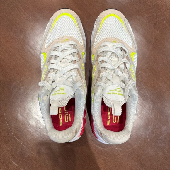 Nike Women’s Zoom Air Fire "Summit White And Total Orange" sneaker, Size 9.5 - Picture 13 of 13